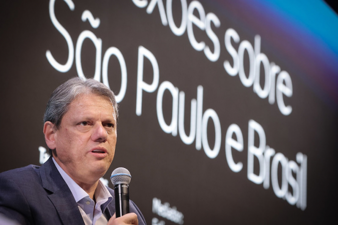 Tarcísio de Freitas durante evento da Warren Investimentos