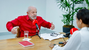 Entrevista para Rádio Itatiaia Presidente da República, Luiz Inácio Lula da Silva, durante entrevista à Rádio Itatiaia. Aeroporto de Pampulha – Belo Horizonte (MG) Fotos: Ricardo Stuckert / PR