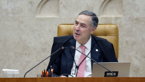 Luís Roberto Barroso conduz sua última sessão como presidente do Supremo Tribunal Federal