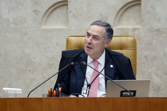 Luís Roberto Barroso conduz sua última sessão como presidente do Supremo Tribunal Federal