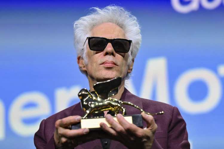‘Father Mother Sister Brother’, filme de Jim Jarmusch, conquista Leão de Ouro em Veneza