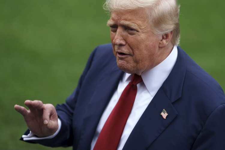 Trump ameaça aumentar tarifas da Índia por compra de petróleo russo