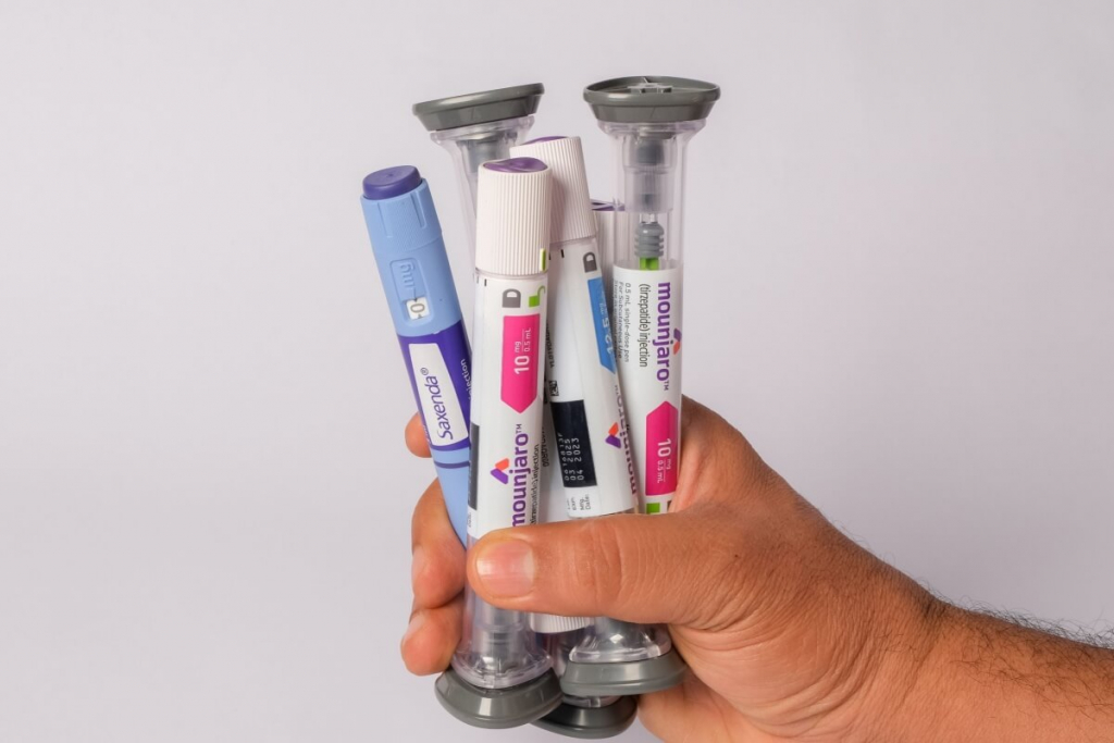 Sociedades médicas criticam veto de canetas emagrecedoras no SUS