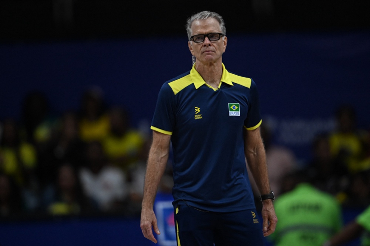 Brasil para no potente ataque da Polônia e disputará o 3º lugar da Liga das Nações de vôlei