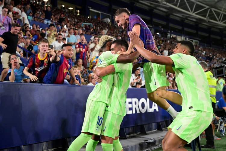 Após levar 2 a 0 no primeiro tempo, Barcelona vira sobre Levante com gol contra e assistência de Raphinha