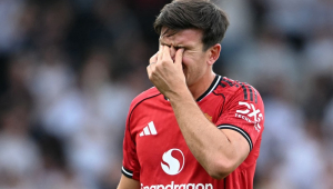 Harry Maguire, do Manhcester United, se lamenta
