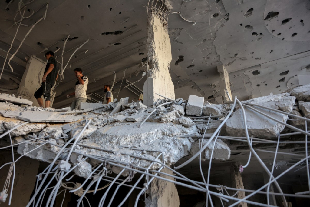 ‘Medo de dormir’: moradores de Gaza relatam novos bombardeios israelenses