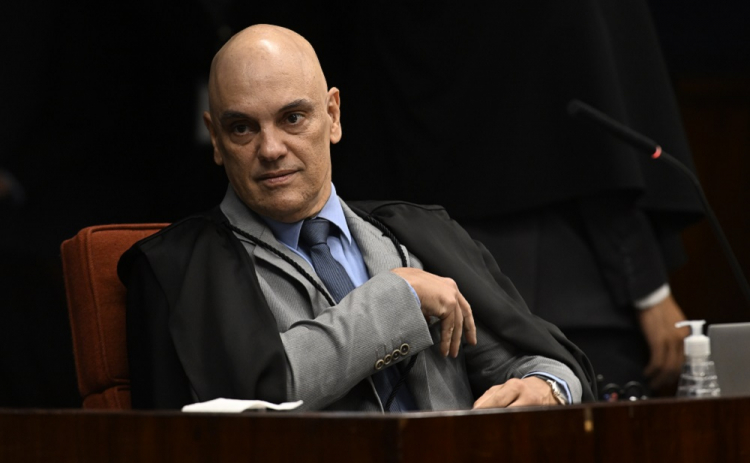 Moraes autoriza Bolsonaro a receber oficial de cartório em casa