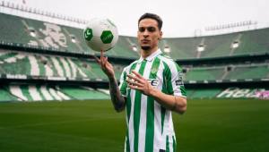 O atacante Antony, do Betis