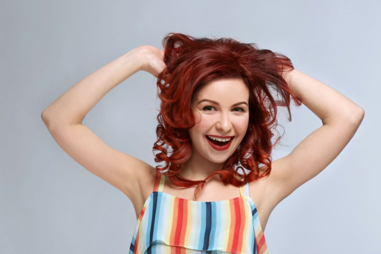 Aprenda a pintar o cabelo sem danificar os fios
