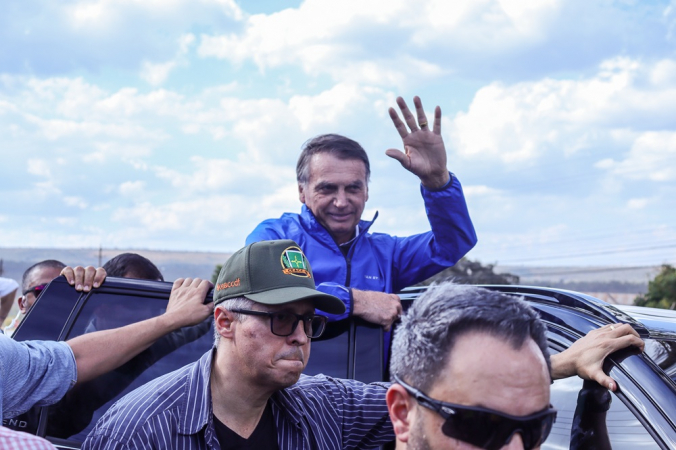 O ex-presidente Jair Bolsonaro (PL) se encontra com apoiadores no Capital Moto Week, evento de motociclistas