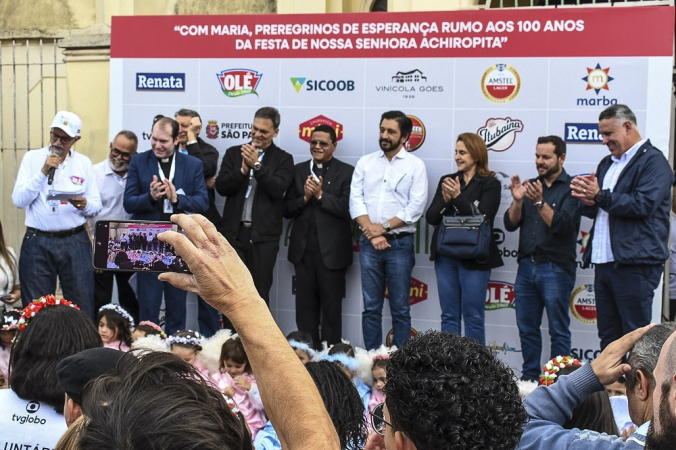 O prefeito de São Paulo, Ricardo Nunes (MDB), comparece à abertura oficial da 99ª Festa de Nossa Senhora Achiropita, no bairro do Bexiga