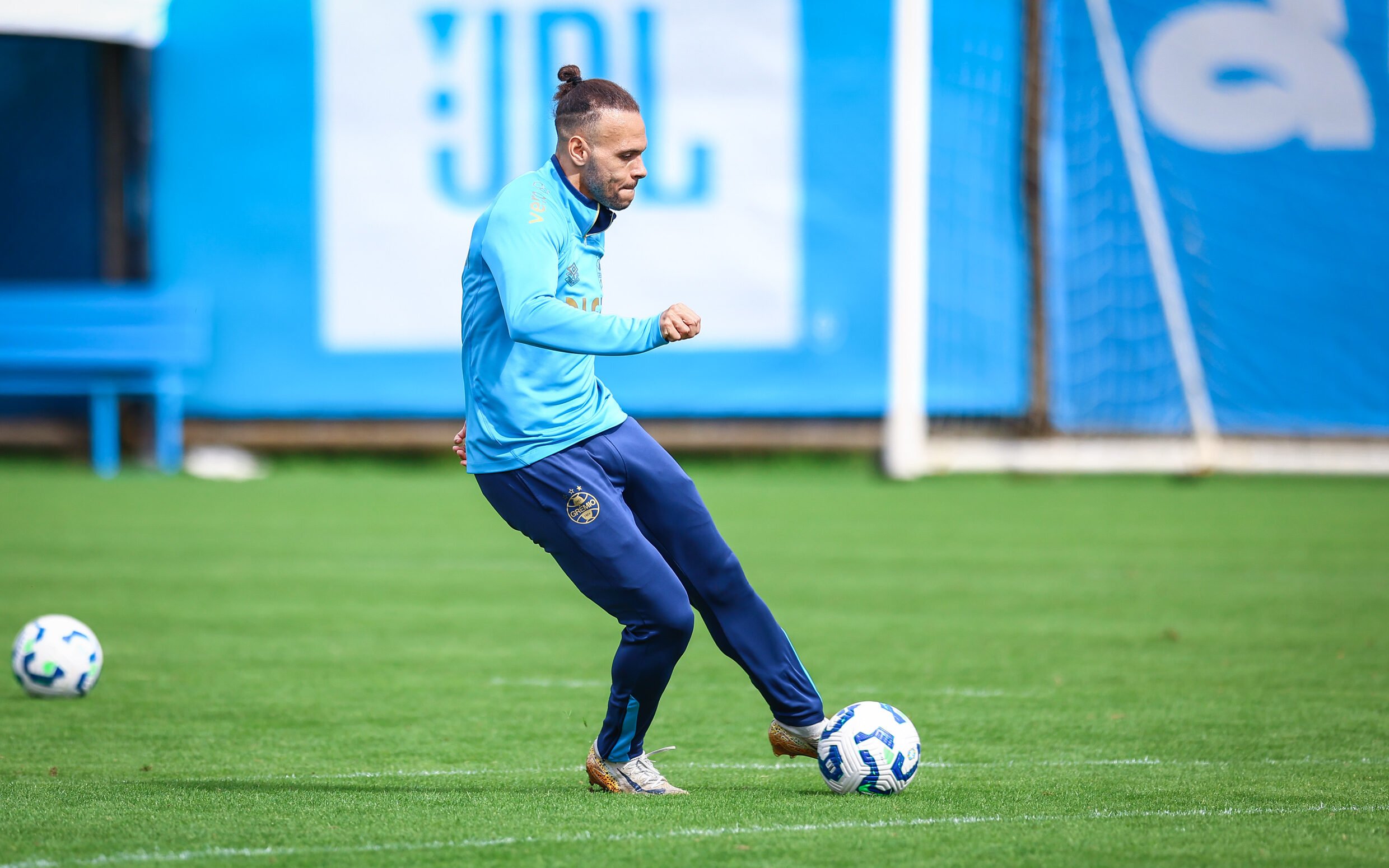 Braithwaite em treinamento do Grêmio. 