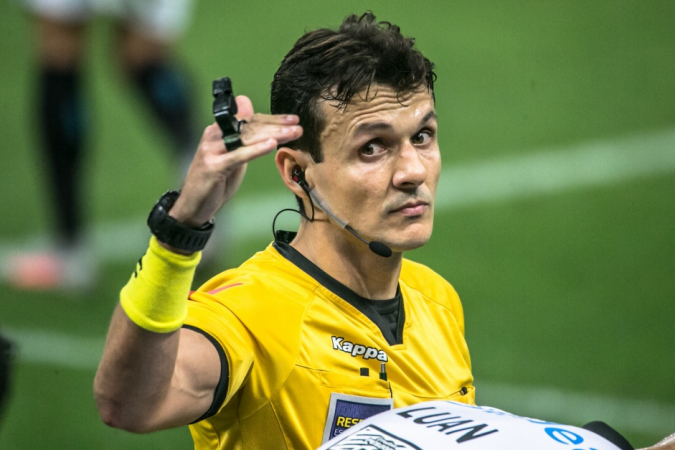 VAR justifica decisão e revolta o Palmeiras após derrota para o Flamengo