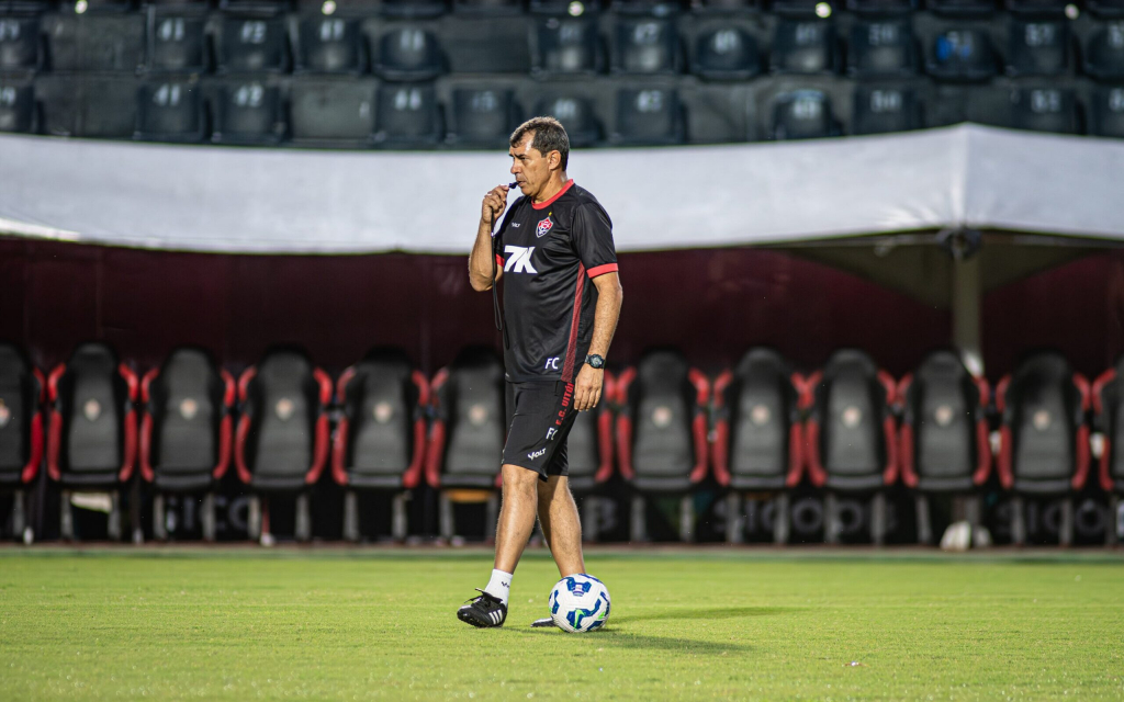 Veja a provável escalação, dúvidas e desfalques do Vitória contra o Juventude