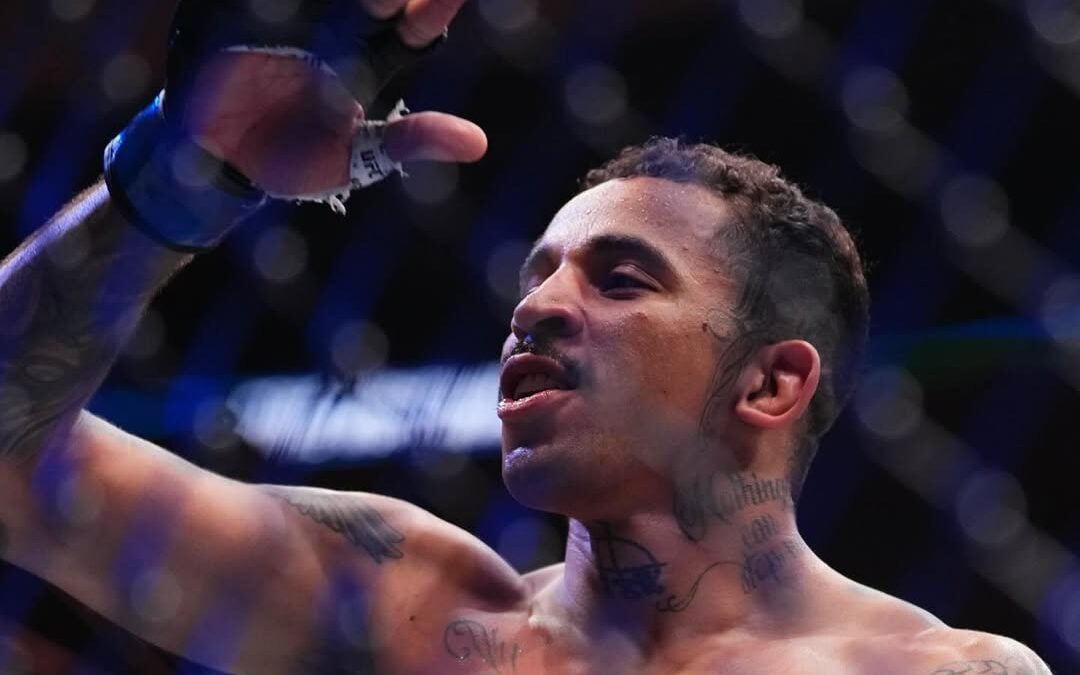 Carlos Prates após vitória no UFC 319 