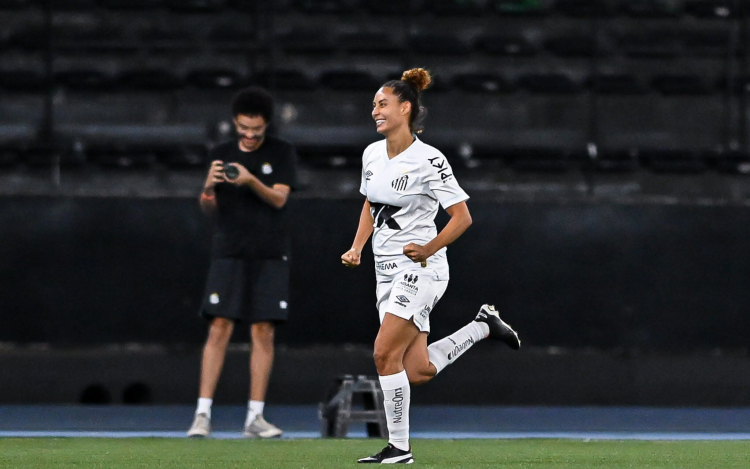 Carol Baiana comemora gol decisivo e prega humildade para vencer o Brasileirão A2