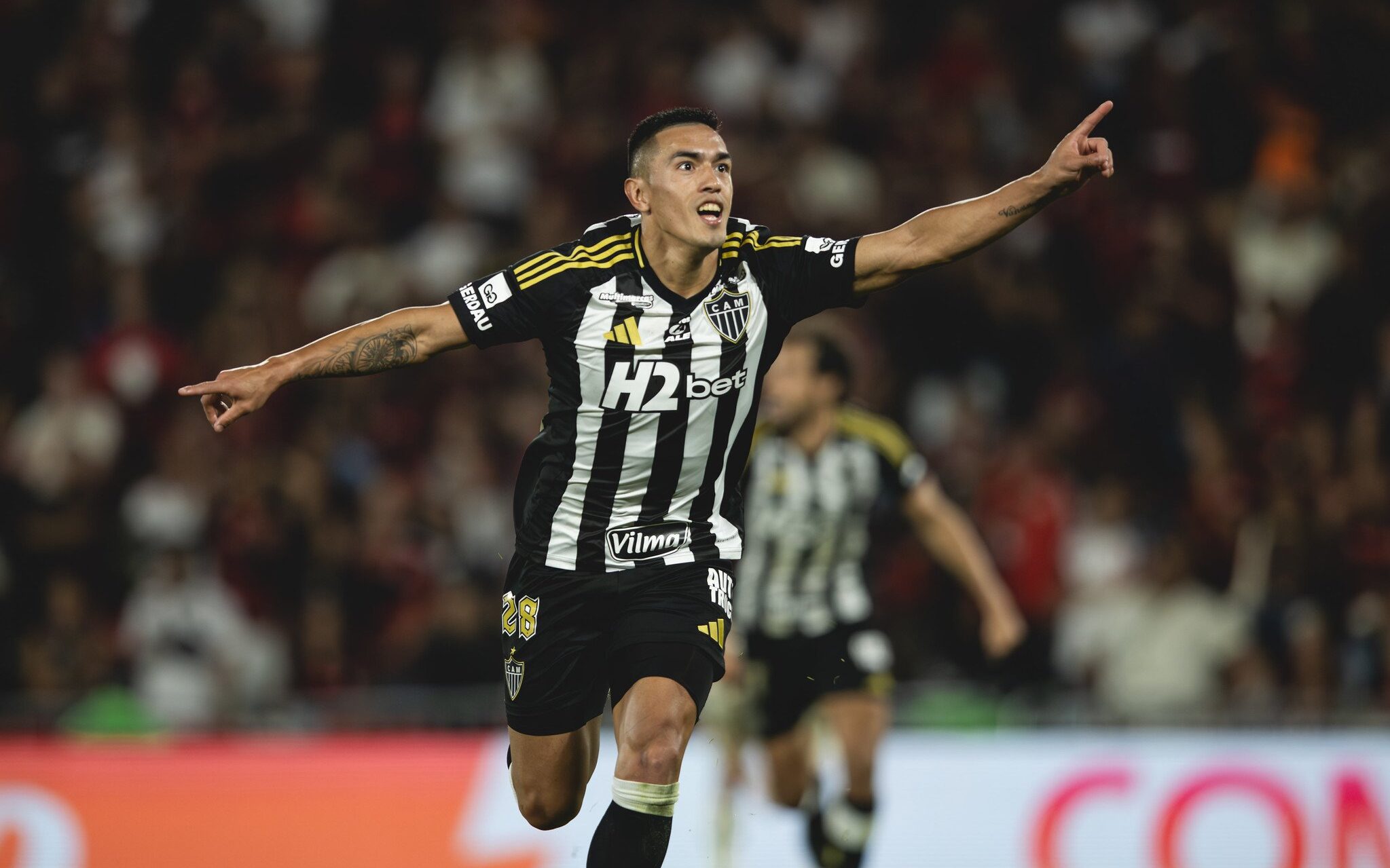 Cuello comemora gol do Atlético-MG contra o Flamengo 