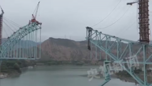 Ponte desaba na China e deixa 10 mortos