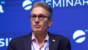 Romeu Zema durante o 3º Seminário Brasil Hoje, organizado pelo Grupo Esfera, que reúne ministros de Estado, governadores, congressistas e líderes partidários e do setor privado no Palácio Tangará, na cidade de São Paulo