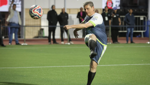 Tarcísio de Freitas participa de partida de futebol festiva, que marca o encerramento do primeiro dia do Congresso Estadual de Municípios
