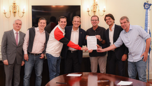 Flamengo e Prefeitura do Rio firmaram o termo de compromisso que garante a propriedade do terreno no Gasômetro aos rubro-negros