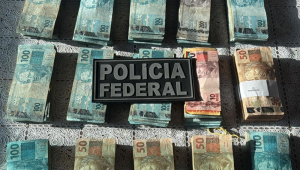 Operação Rota de Hermes, da Polícia Federal, apreendeu cerca de R$ 328 mil em dinheiro, veículos de luxo e joias