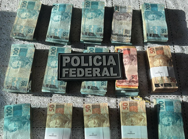 Operação Rota de Hermes, da Polícia Federal, apreendeu cerca de R$ 328 mil em dinheiro, veículos de luxo e joias
