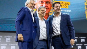 Os governadores Ronaldo Caiado (União Brasil-GO), Tarcísio de Freitas (Republicanos-SP) e Ratinho Junior (PSD-PR) participaram de evento da Expert XP