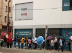 Fila no mutirão de emprego realizado pela Prefeitura de São Paulo no Cate Central da Avenida Rio Branco
