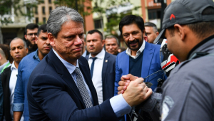 O governador de São Paulo, Tarcísio de Freitas ( REPUBLICANOS) e o prefeito da capital, Ricardo Nunes (MDB) participam da entrega de 100 câmeras do programa Smart Sampa acopladas em motos da Guarda Civil Metropolitana e da Polícia Militar