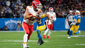 Travis Kelce (Chiefs) recebe passe e corre para marcar touchdown