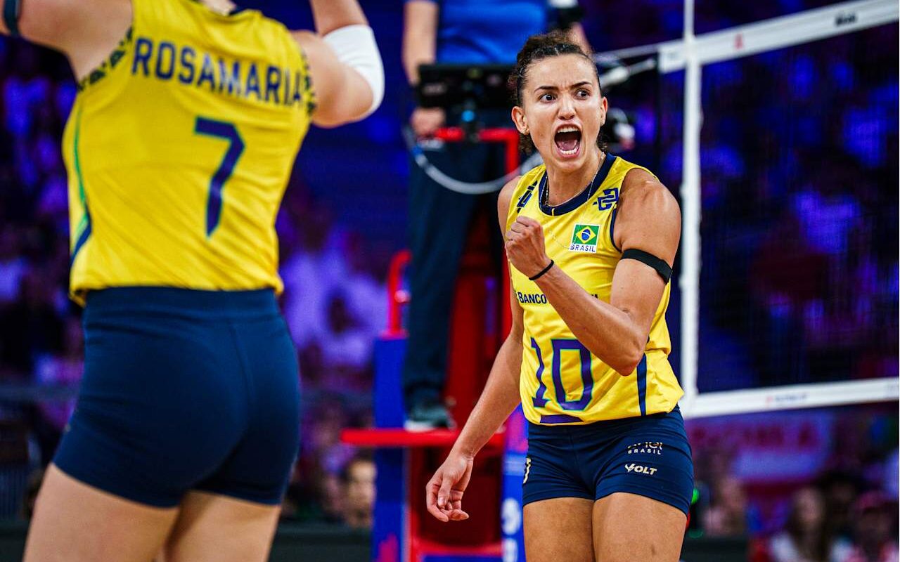 Gabi Guimarães foi eleita a melhor ponteira da VNL Feminina, com Myriam Sylla 