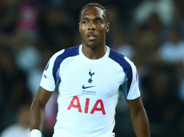 Mathys Tel sofre ofensas racistas após Supercopa da UEFA