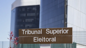 TSE empossa dois ministros indicados por Lula Estela Aranha e Floriano de Azevedo Marques terão dois anos de mandato