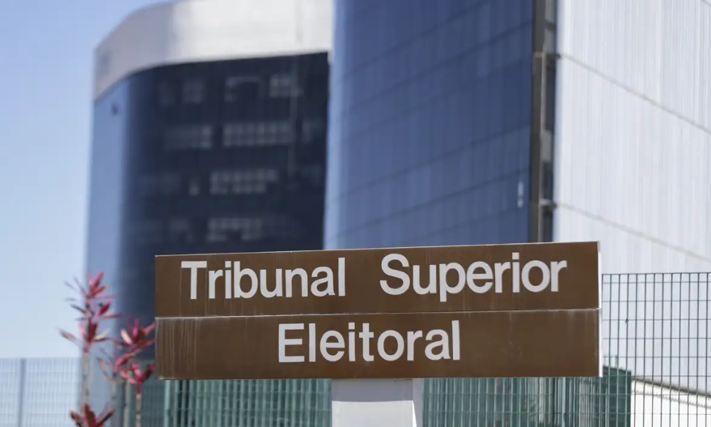 TSE empossa dois ministros indicados por Lula Estela Aranha e Floriano de Azevedo Marques terão dois anos de mandato