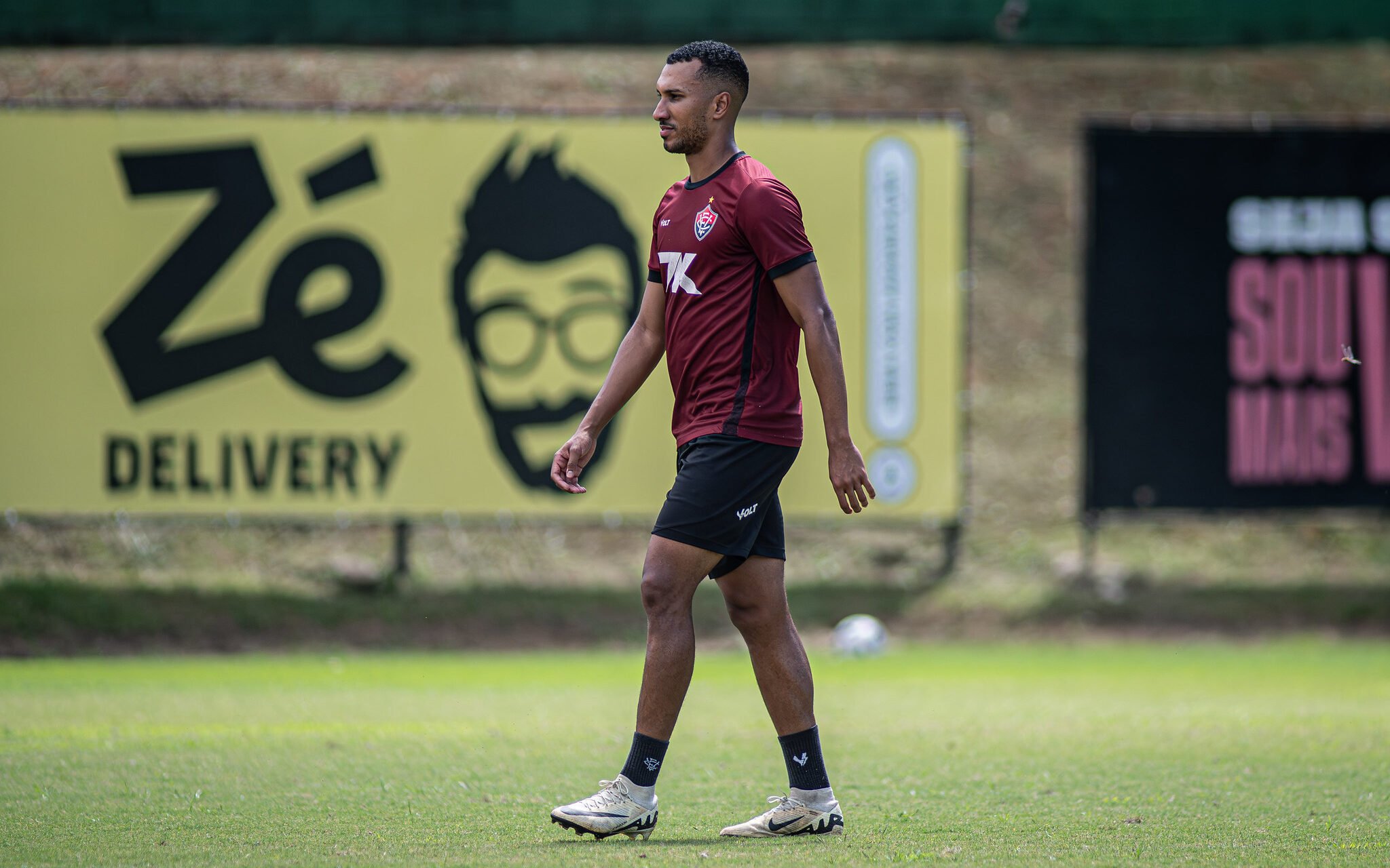 Lucas Braga em treino do Vitória
