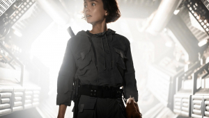 Em "Alien; Earth", Sydney Chandler interpreta Wendy, um robô humanoide dotado de consciência humana