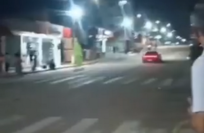 O Porsche 911 Carrera momentos antes do acidente em m Grão Pará (SC)