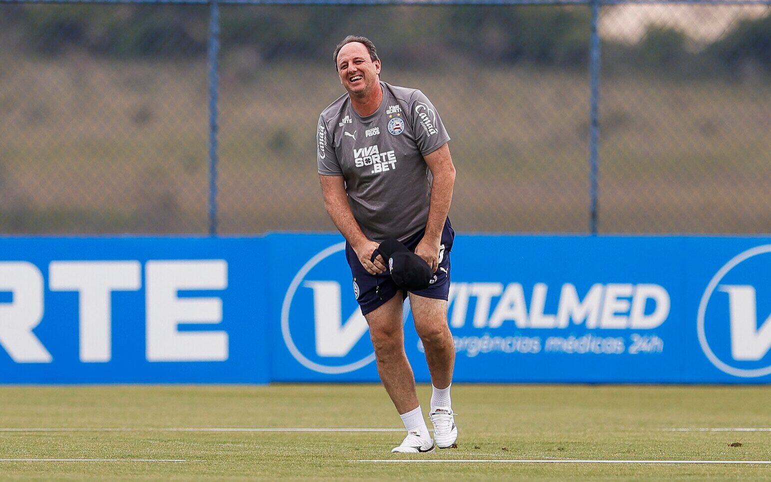 Rogério Ceni comanda treino do Bahia 