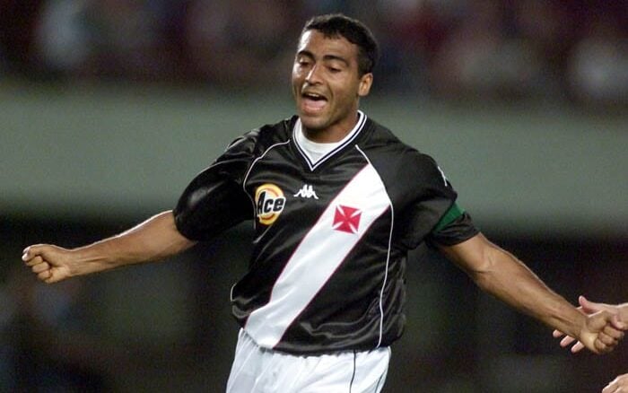 Vasco 4 x 1 Corinthians no Brasileirão 1987; hat-trick de Romário