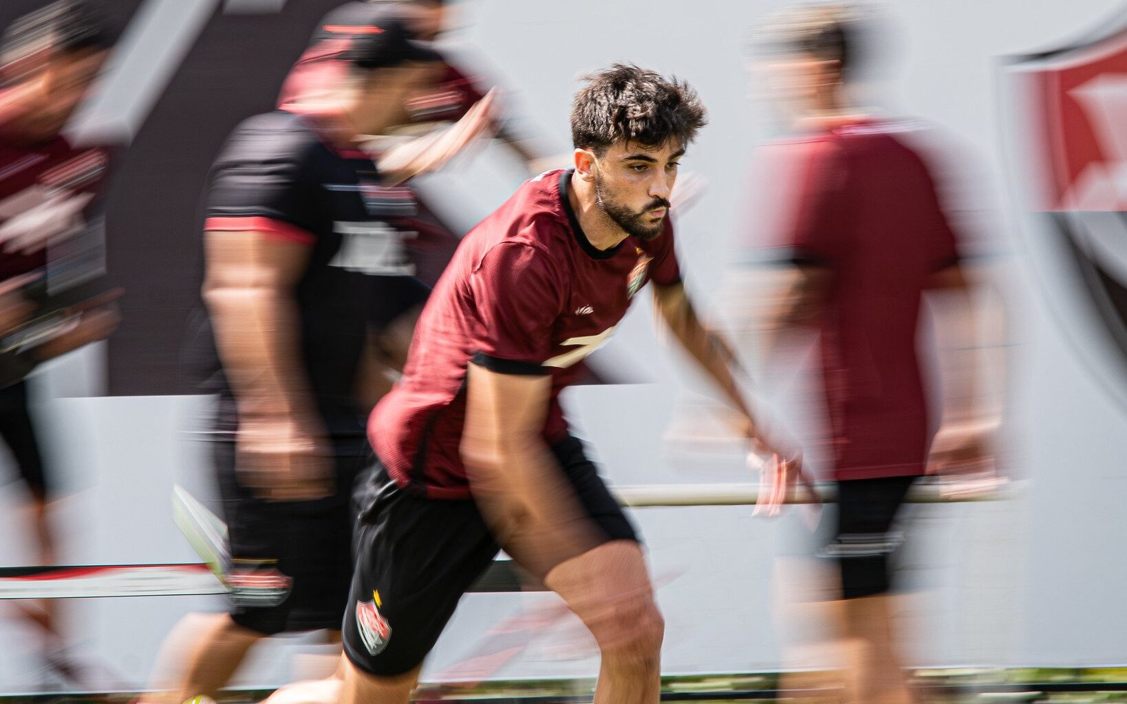 Rúben Ismael testa resistência em treino do Vitória 