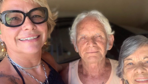 Rogéria Bolsonaro, mãe de Flávio, Carlos e Eduardo, em foto com seus pais postada na rede social Instagram