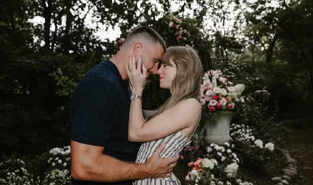 Taylor Swift anuncia noivado com Travis Kelce