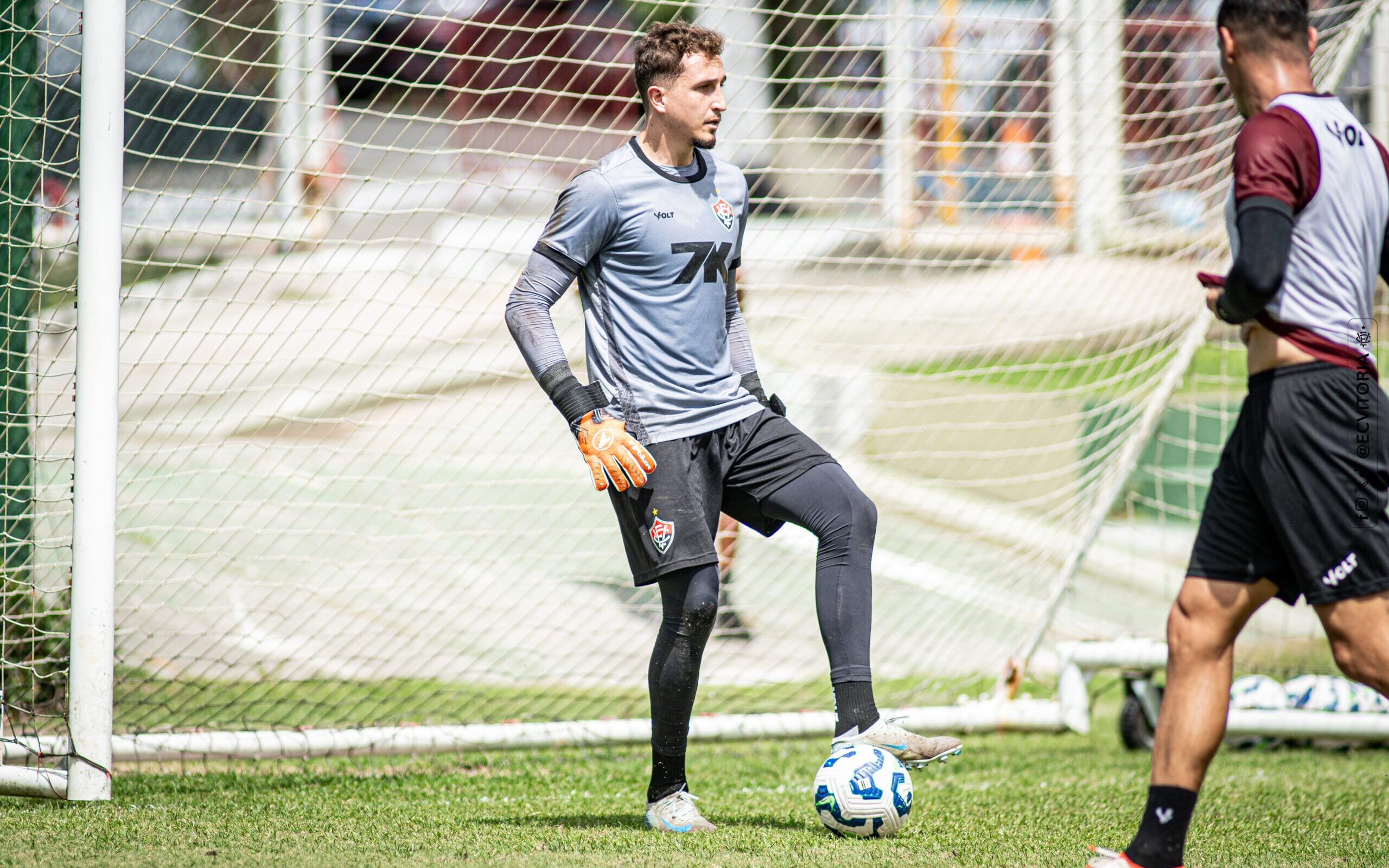 Thiago Couto em treino do Vitória no Barradão 