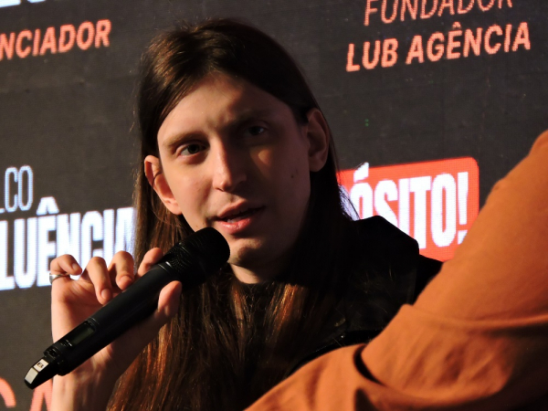 O youtuber, influenciador digital e humorista Felipe Bressanim Pereira, mais conhecido como Felca, participa de painel durante o Influent Summit 2025