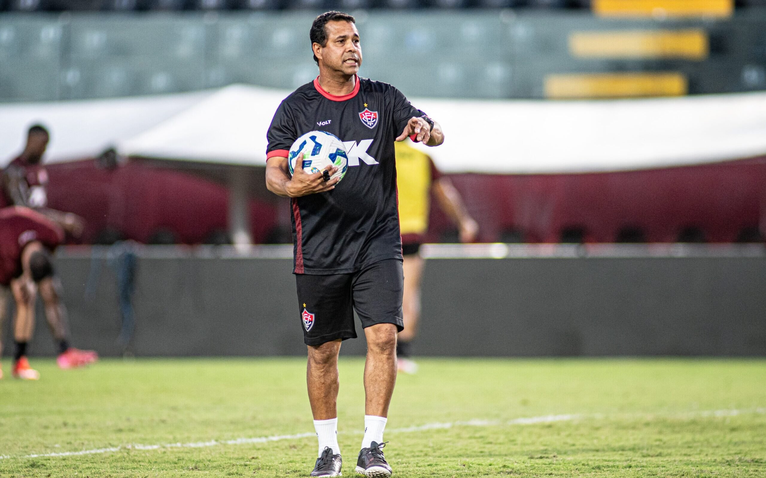 Último treino do Vitória antes de enfrentar o Flamengo 