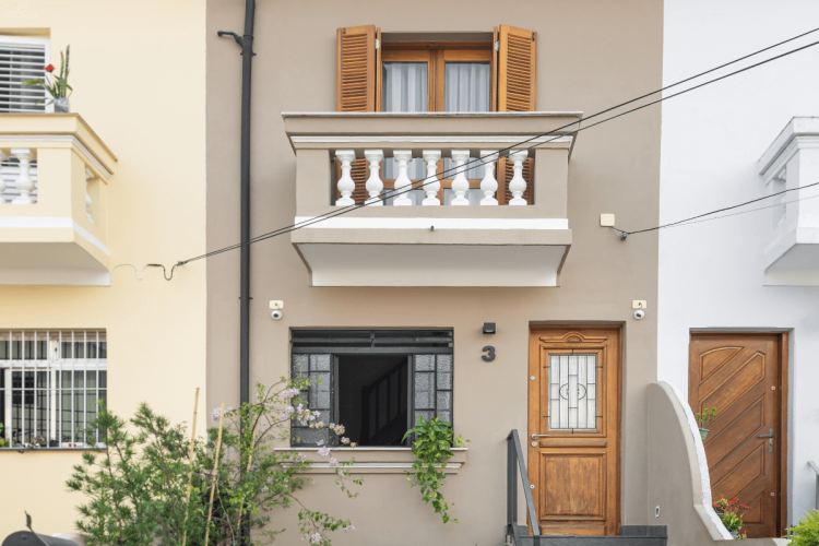 Veja como decidir entre reformar ou demolir uma casa 