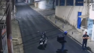 Homem é baleado por assaltante após não conseguir tirar aliança