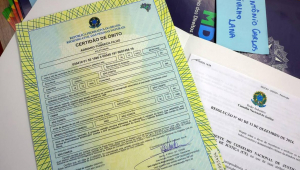 Famílias de 63 vítimas da ditadura recebem atestado de óbito corrigido